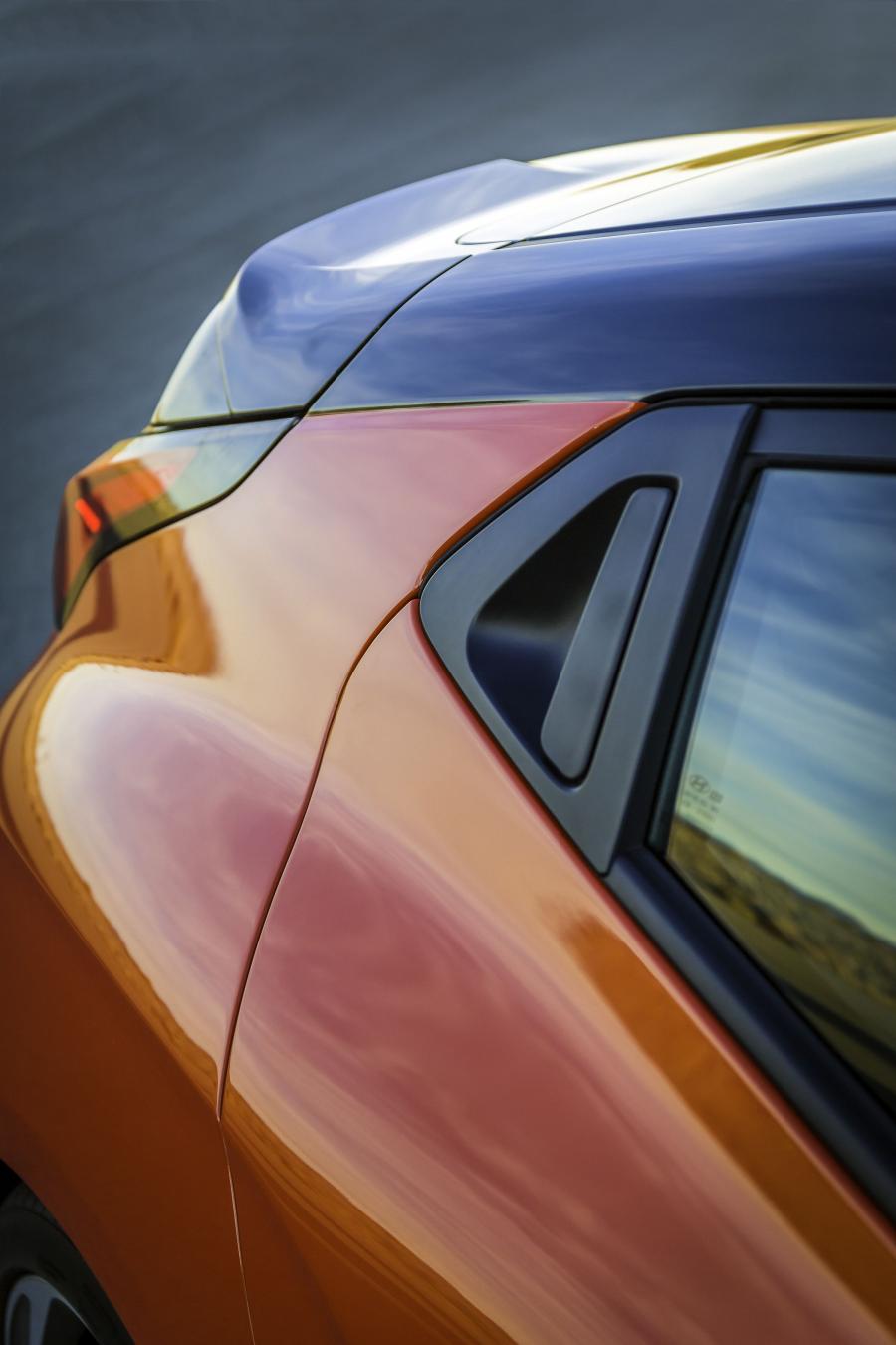 Детали экстерьера Hyundai Veloster Turbo 2018 года  (NA) (фото 9 из 61)